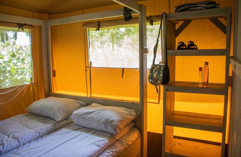 Safaritent 7 personen slaapkamer