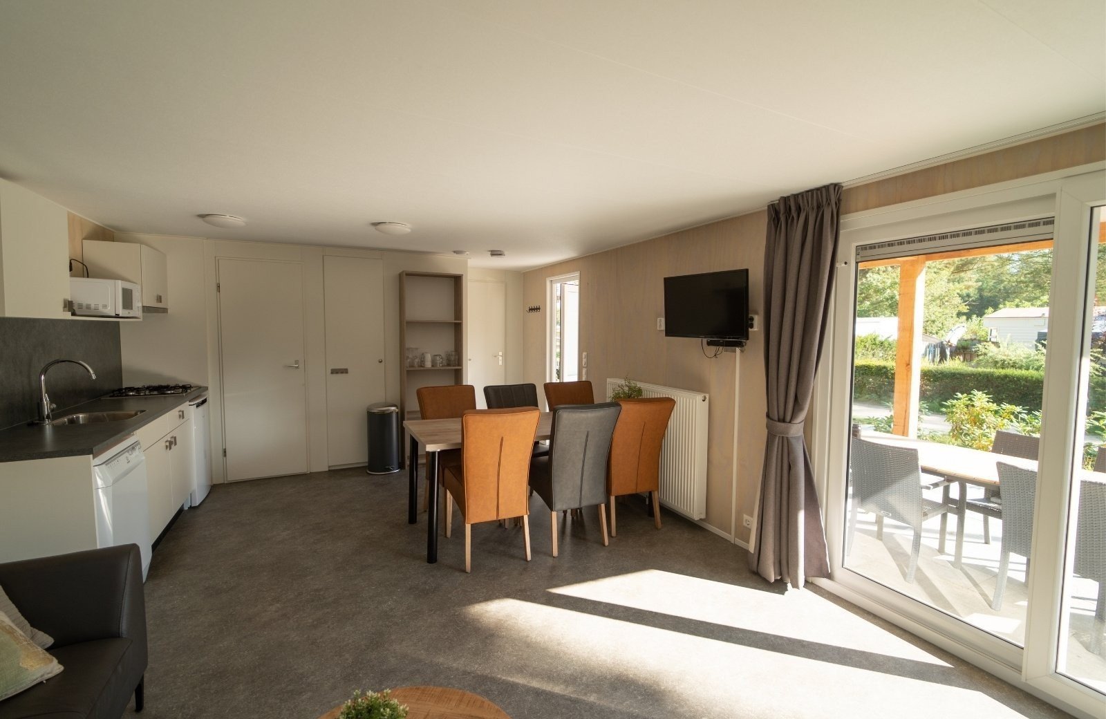 Woodchalet woonkamer en keuken